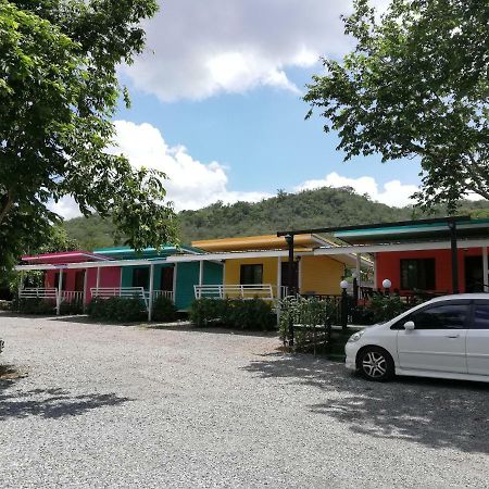 Banrimkhao Pakchong Villa Bagian luar foto
