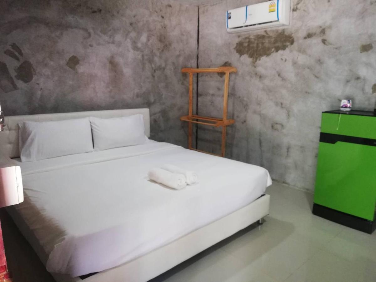Banrimkhao Pakchong Villa Bagian luar foto