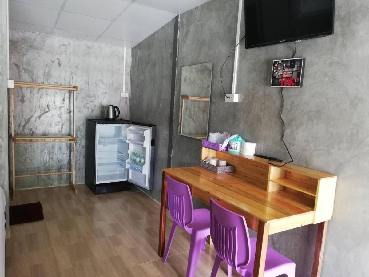 Banrimkhao Pakchong Villa Bagian luar foto