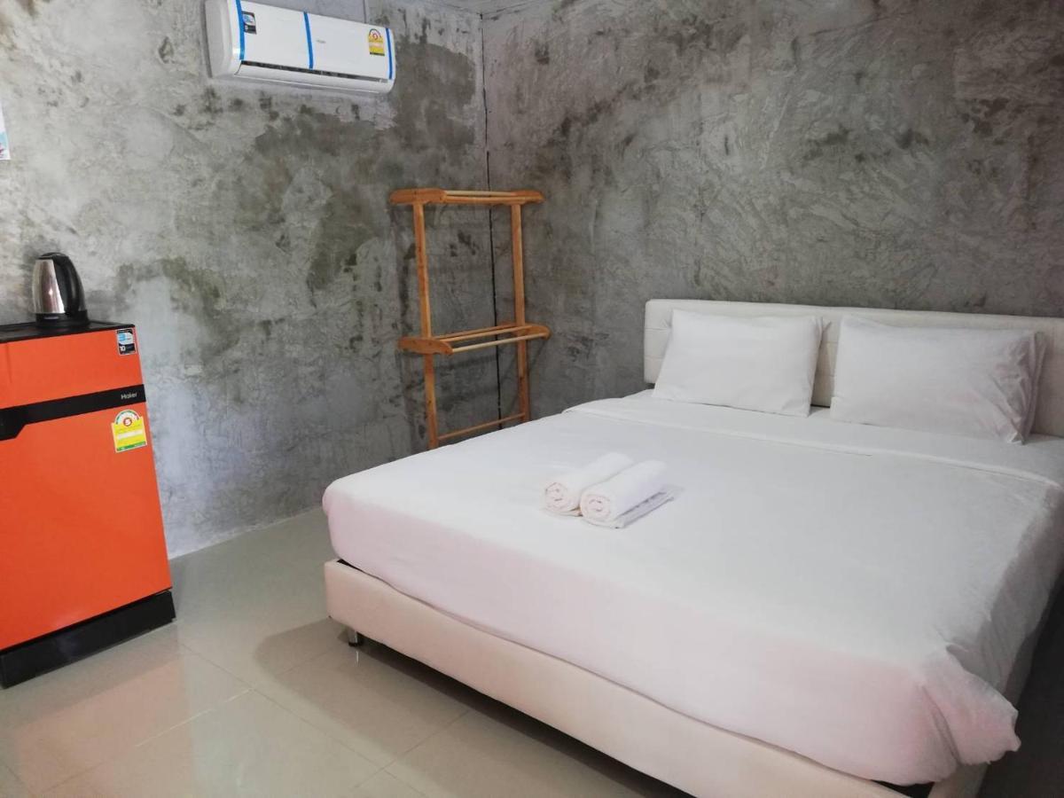 Banrimkhao Pakchong Villa Bagian luar foto