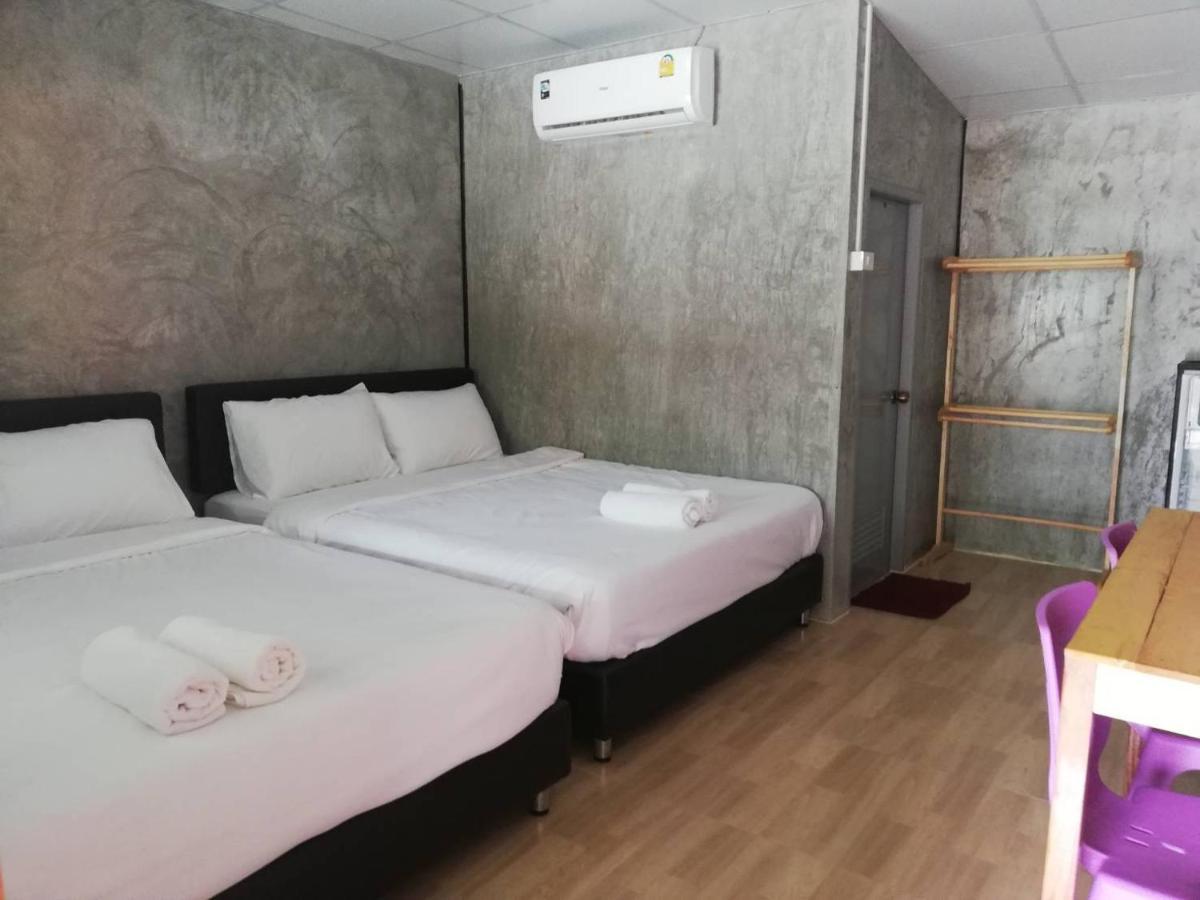 Banrimkhao Pakchong Villa Bagian luar foto