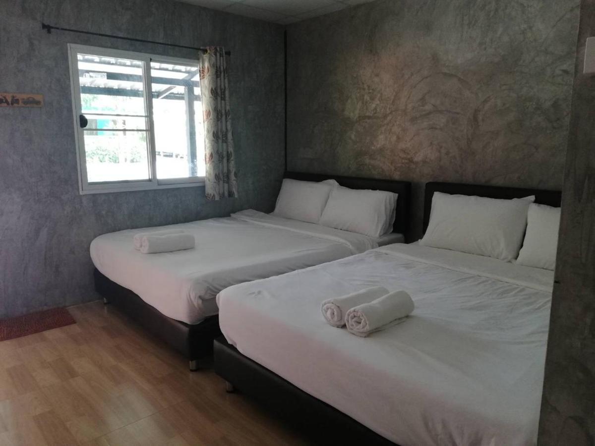 Banrimkhao Pakchong Villa Bagian luar foto