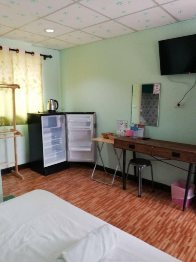Banrimkhao Pakchong Villa Bagian luar foto