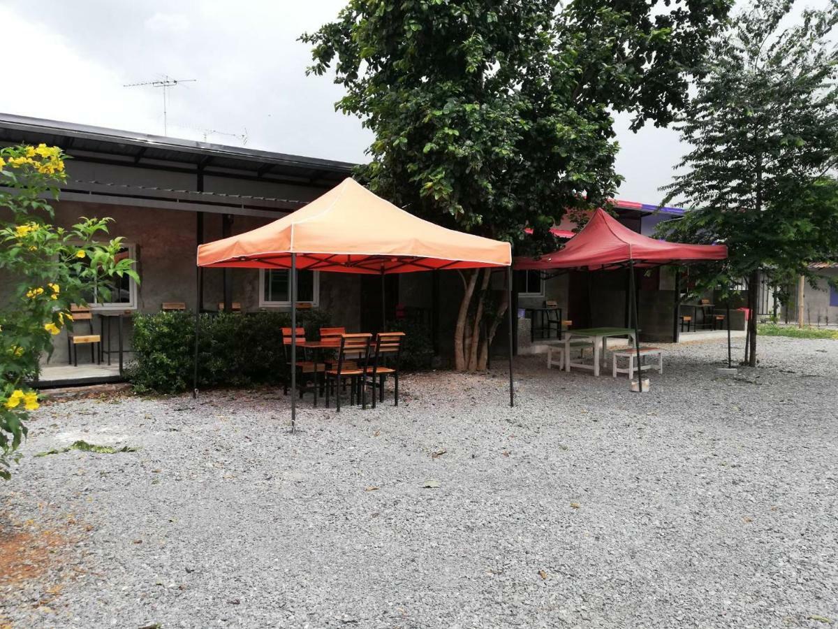 Banrimkhao Pakchong Villa Bagian luar foto