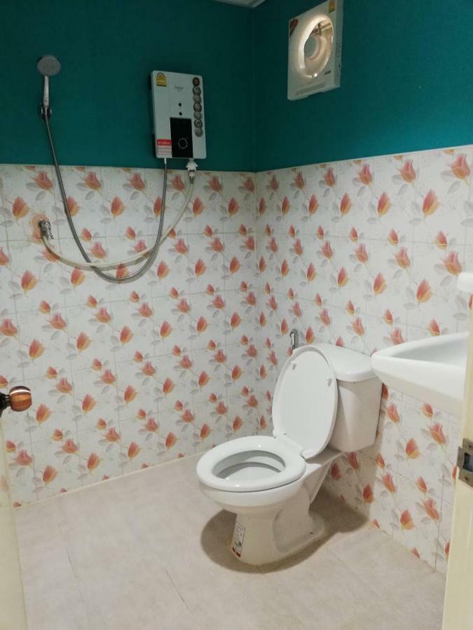 Banrimkhao Pakchong Villa Bagian luar foto
