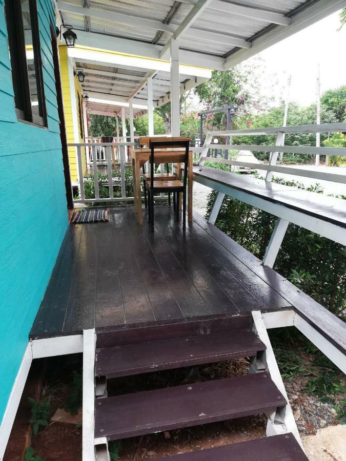 Banrimkhao Pakchong Villa Bagian luar foto