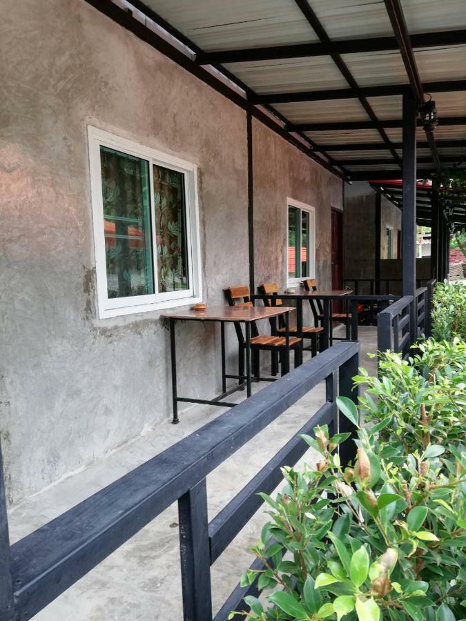 Banrimkhao Pakchong Villa Bagian luar foto