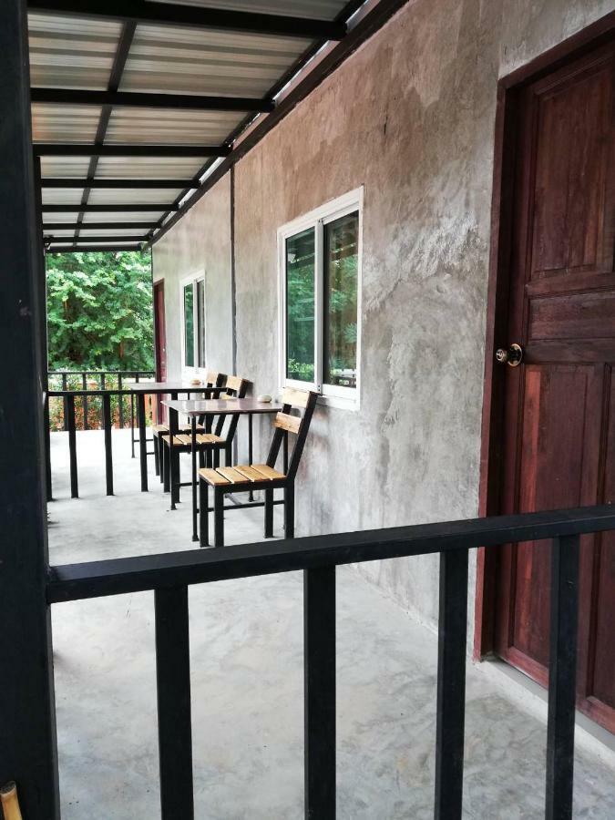 Banrimkhao Pakchong Villa Bagian luar foto
